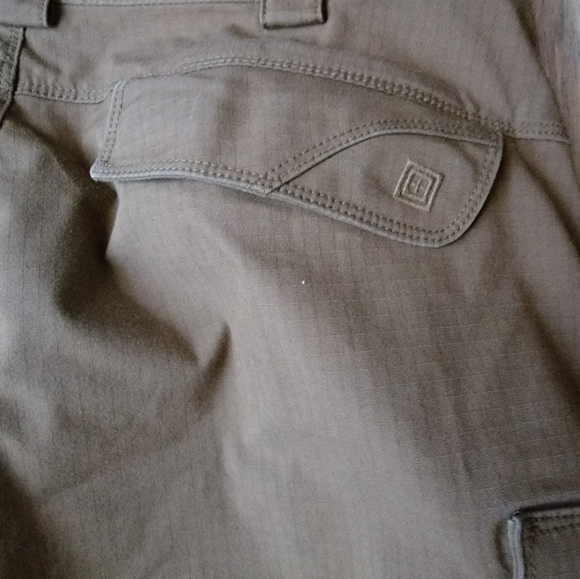 5.11 Tactical Men's Cargo Pants EUC 38 x 32 worn once - Picture 3 of 4